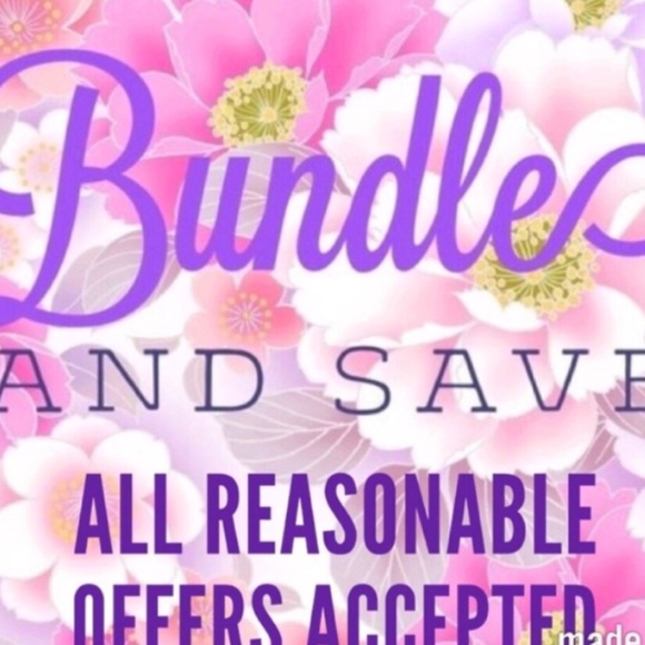 💕SALE💕Urban Outfitters Ivory Lace Shorts - Picture 8 of 8